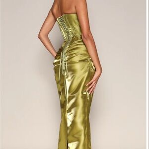 Elegant Strapless Satin Dress